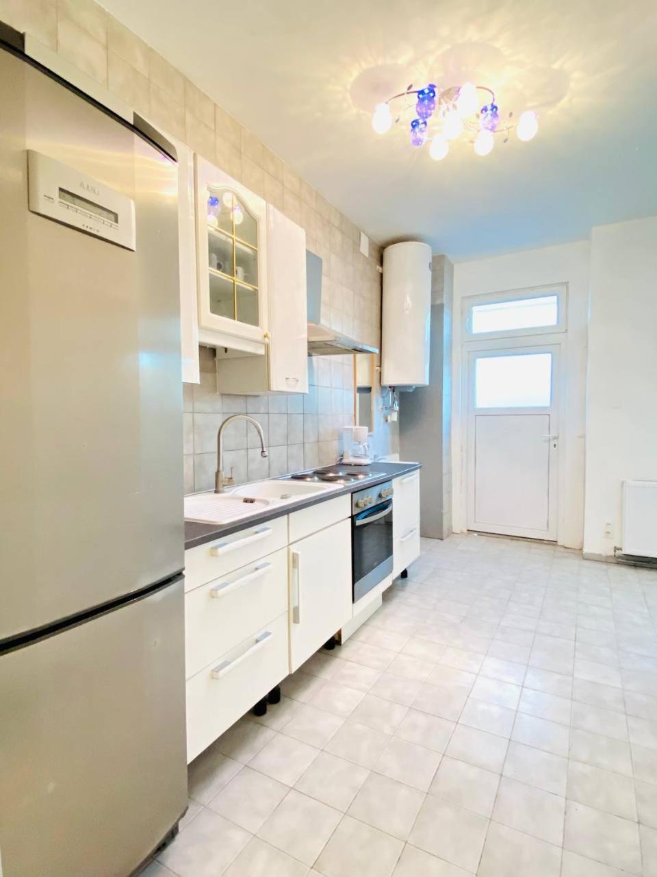 Comfortable Room In The 23Rd District Of Vienna Fr4 Exterior photo