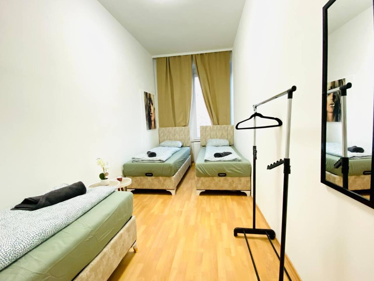 Comfortable Room In The 23Rd District Of Vienna Fr4 Exterior photo